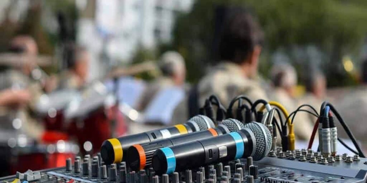 sound system field (1)